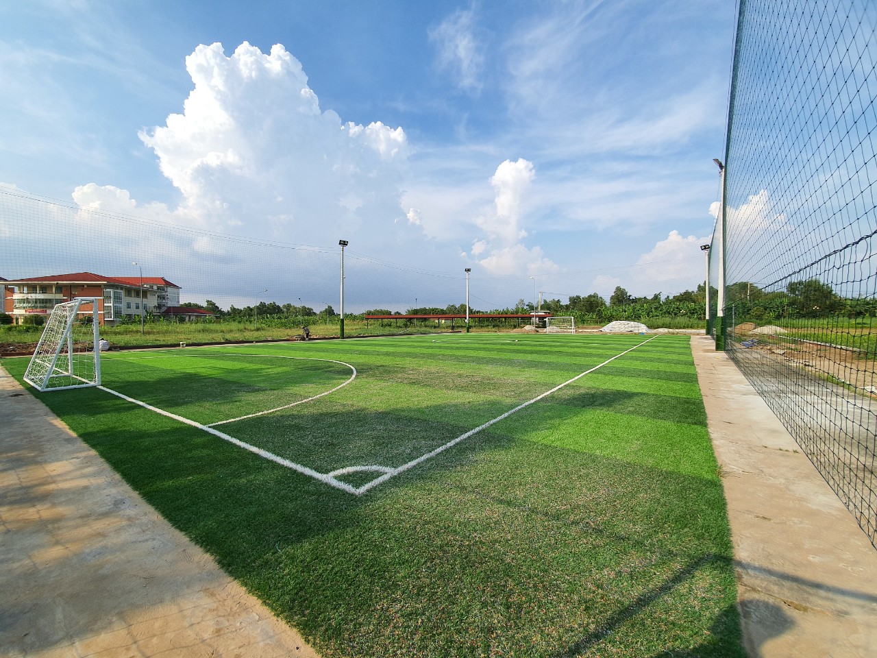 Thi công sân bóng đá 5 người tại Ba Hòn Kiên Giang